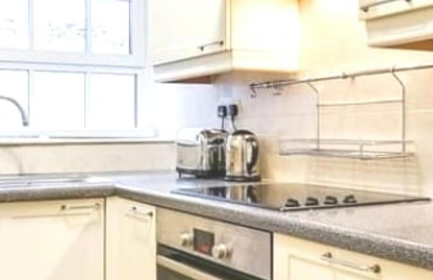 Sunny 1 Bedroom Flat In Central Londra Exterior foto