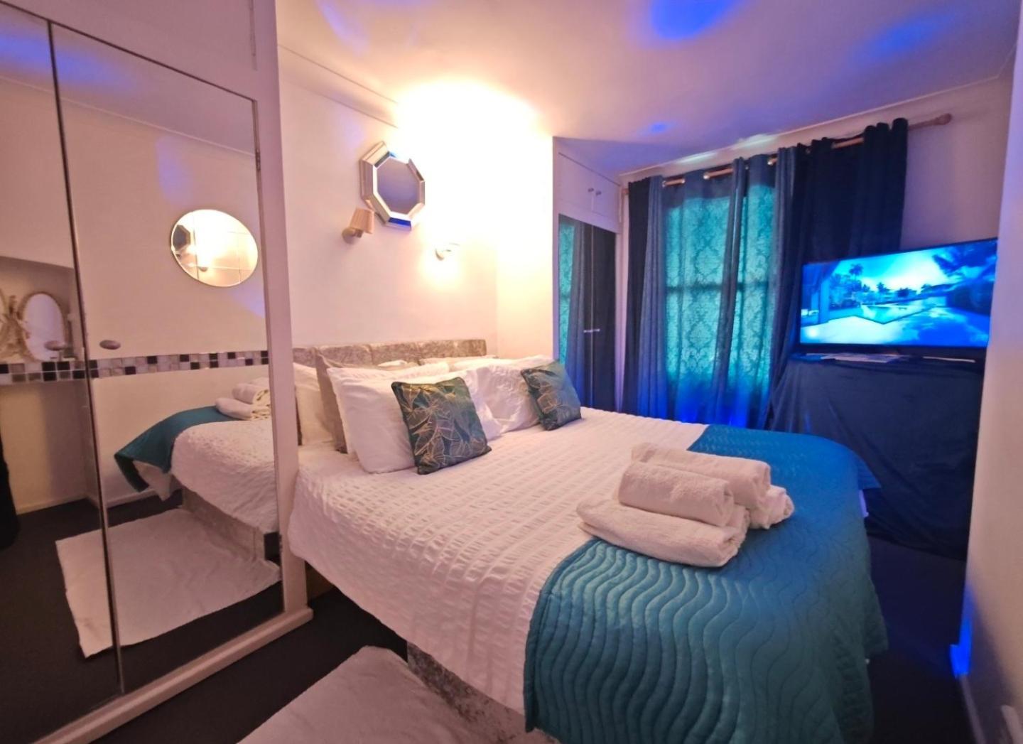 Sunny 1 Bedroom Flat In Central Londra Exterior foto